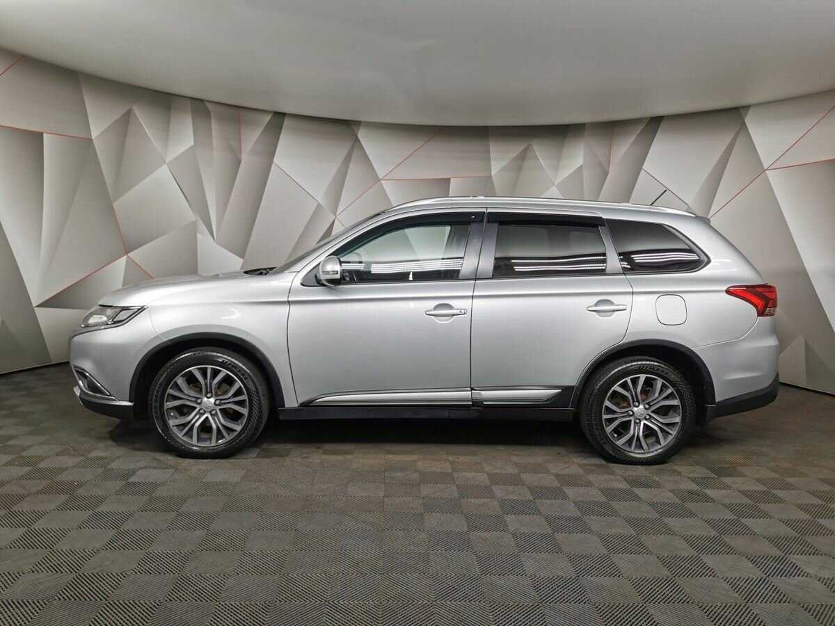 Mitsubishi Outlander с пробегом — 2016 год. Фото: #4