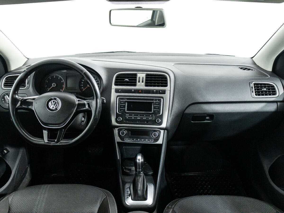 Volkswagen Polo с пробегом — 2017 год. Фото: #12