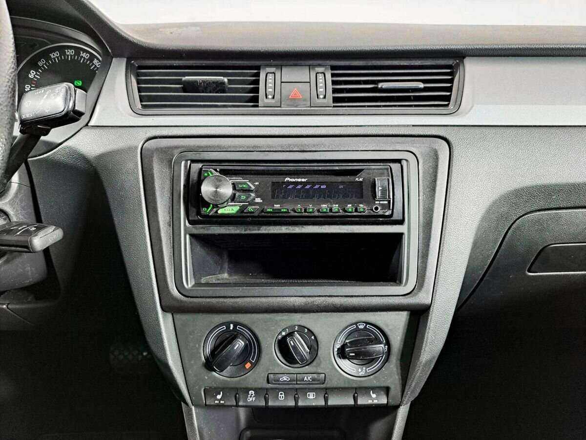 Skoda Rapid с пробегом — 2017 год. Фото: #14