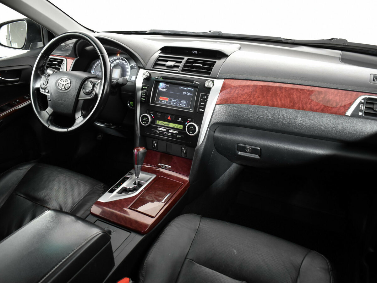 Toyota Camry с пробегом — 2013 год. Фото: #7