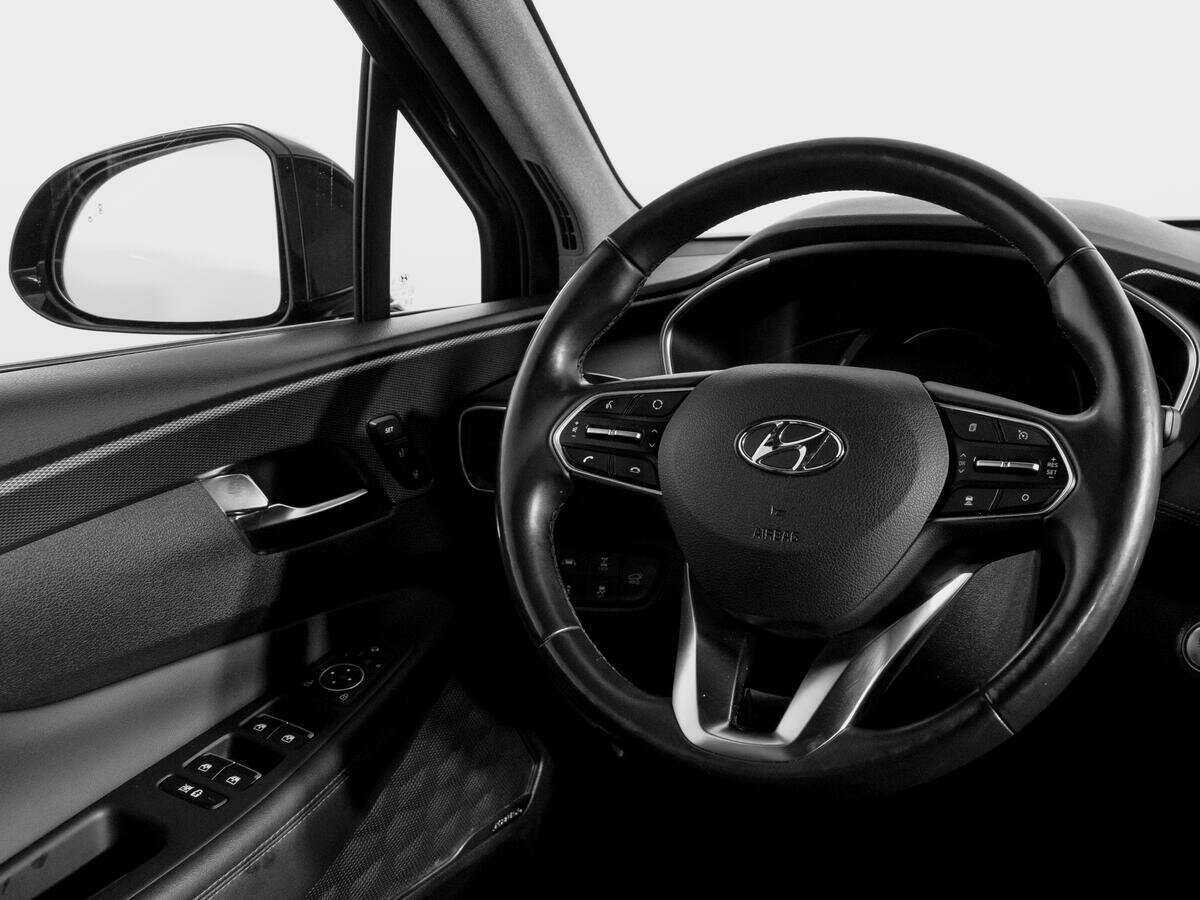 Hyundai Santa Fe с пробегом — 2019 год. Фото: #12
