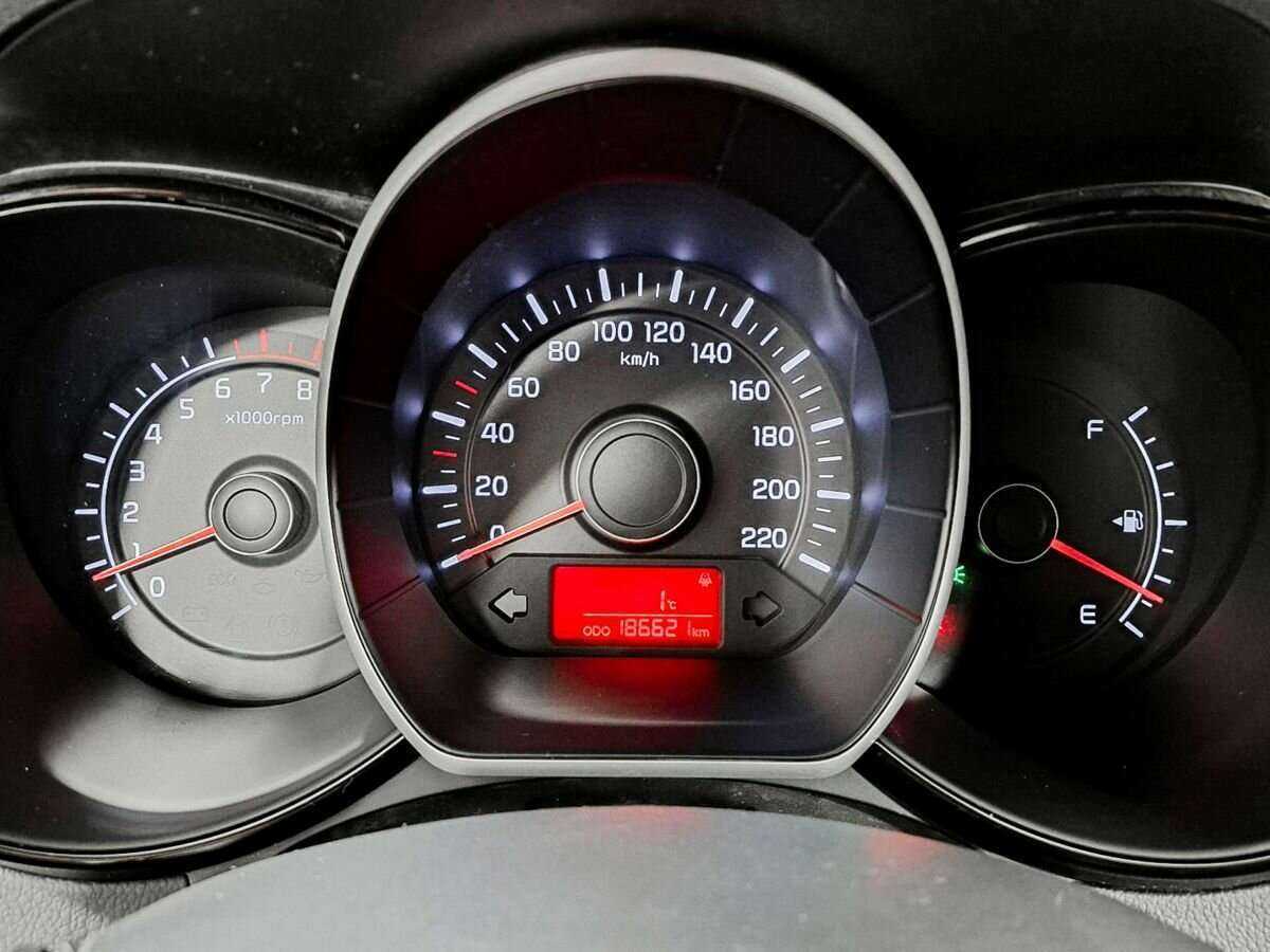 Kia Rio с пробегом — 2014 год. Фото: #9