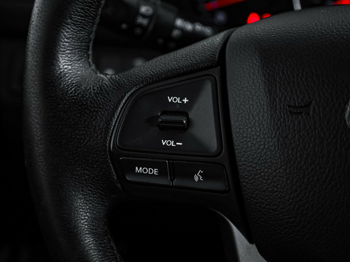 Kia Rio с пробегом — 2013 год. Фото: #11