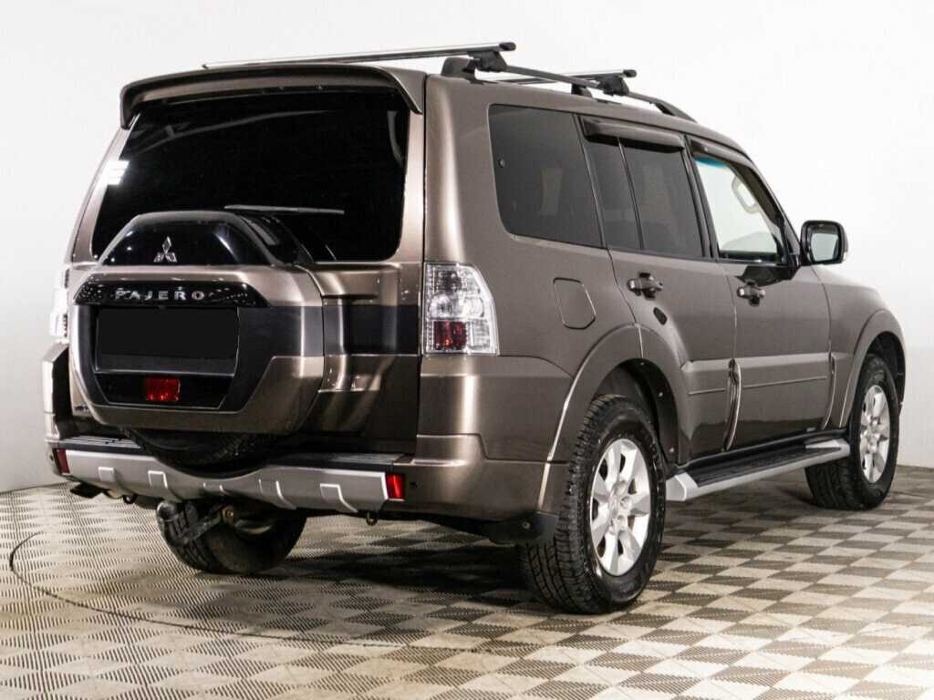 Mitsubishi Pajero с пробегом — 2014 год. Фото: #4