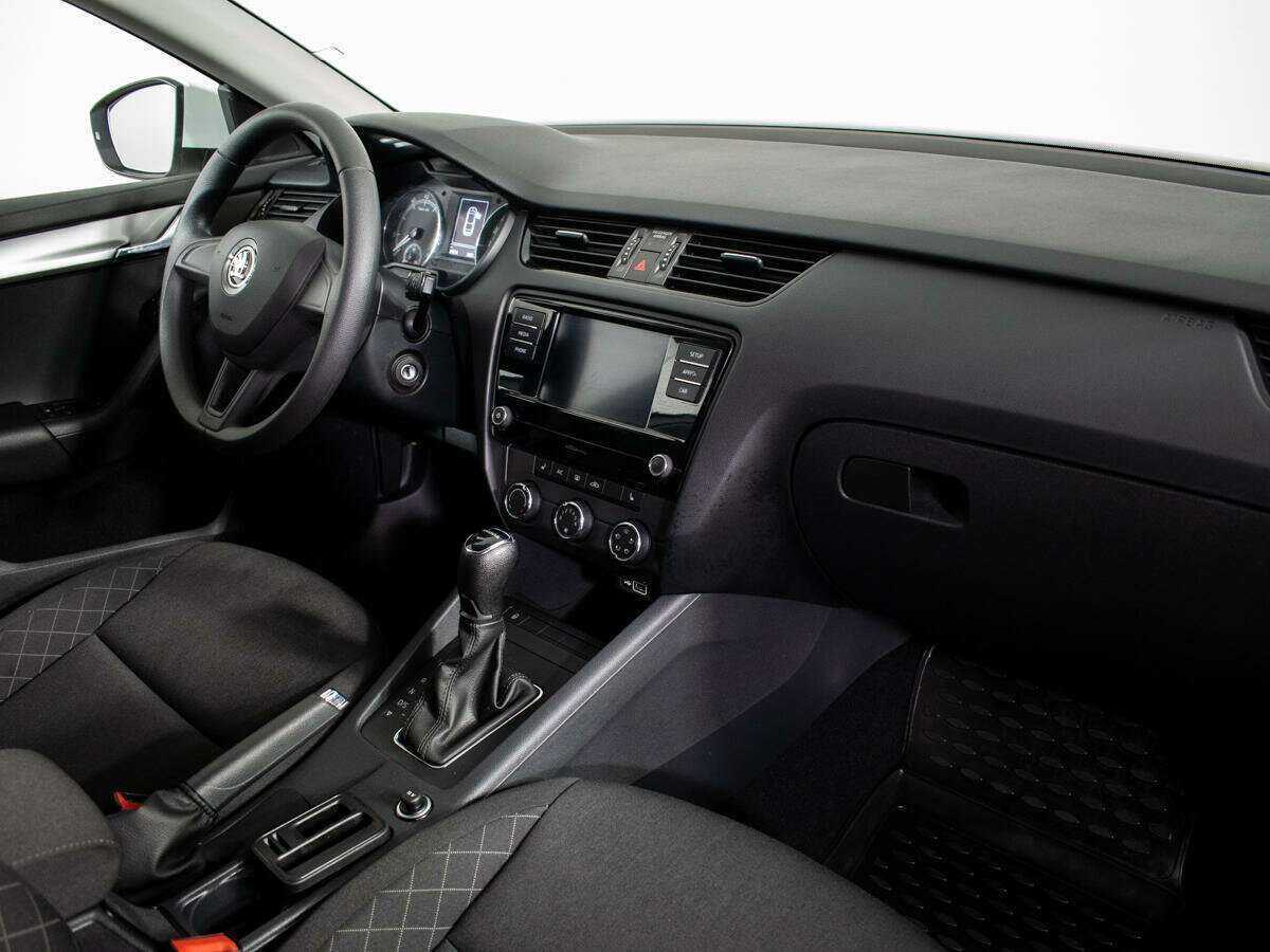 Skoda Octavia с пробегом — 2020 год. Фото: #5