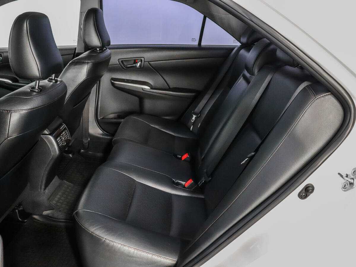 Toyota Camry с пробегом — 2014 год. Фото: #10