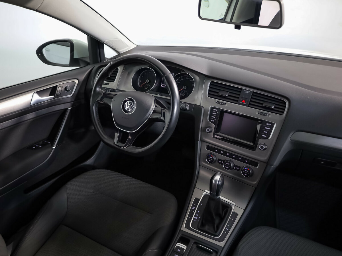 Volkswagen Golf с пробегом — 2015 год. Фото: #7