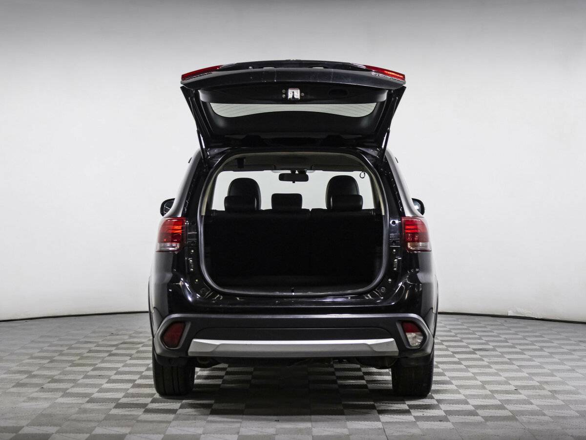 Mitsubishi Outlander с пробегом — 2015 год. Фото: #16