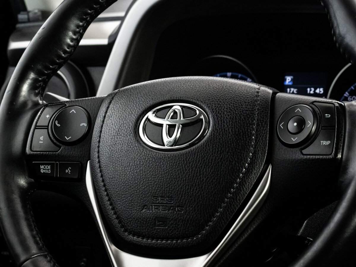 Toyota RAV4 с пробегом — 2018 год. Фото: #10