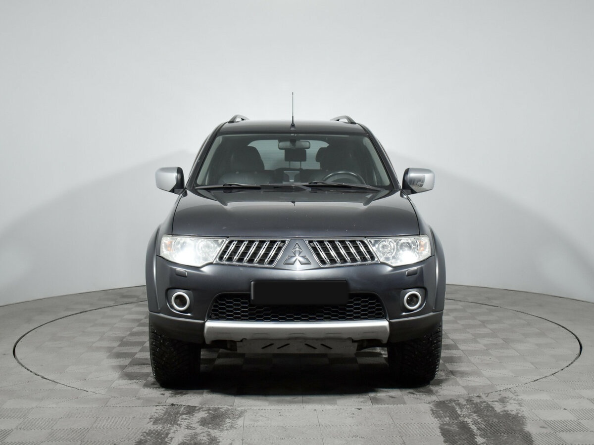 Mitsubishi Pajero Sport с пробегом — 2012 год. Фото: #1