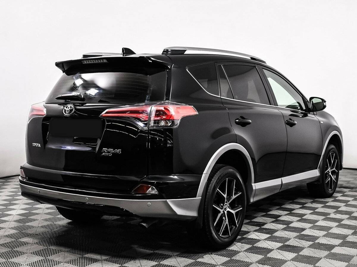 Toyota RAV4 с пробегом — 2017 год. Фото: #4