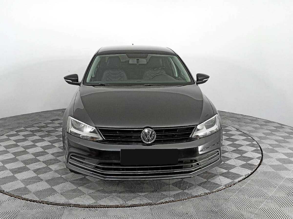 Volkswagen Jetta с пробегом — 2018 год. Фото: #1