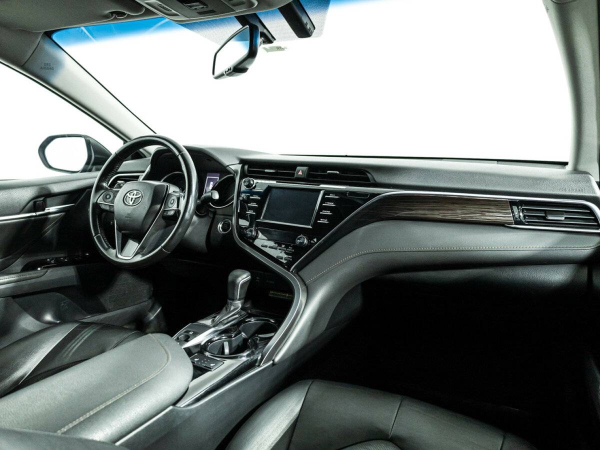 Toyota Camry с пробегом — 2019 год. Фото: #6