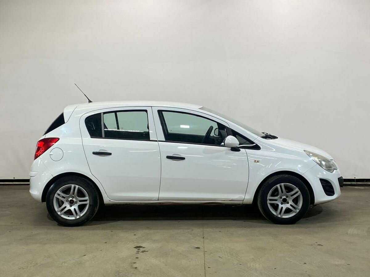 Opel Corsa с пробегом — 2012 год. Фото: #3