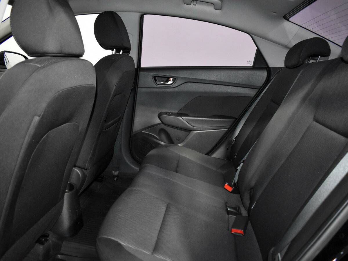 Hyundai Solaris с пробегом — 2017 год. Фото: #10