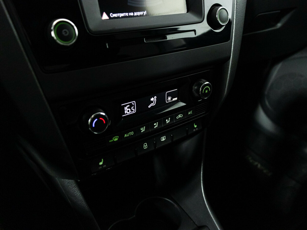 Skoda Rapid с пробегом — 2016 год. Фото: #14