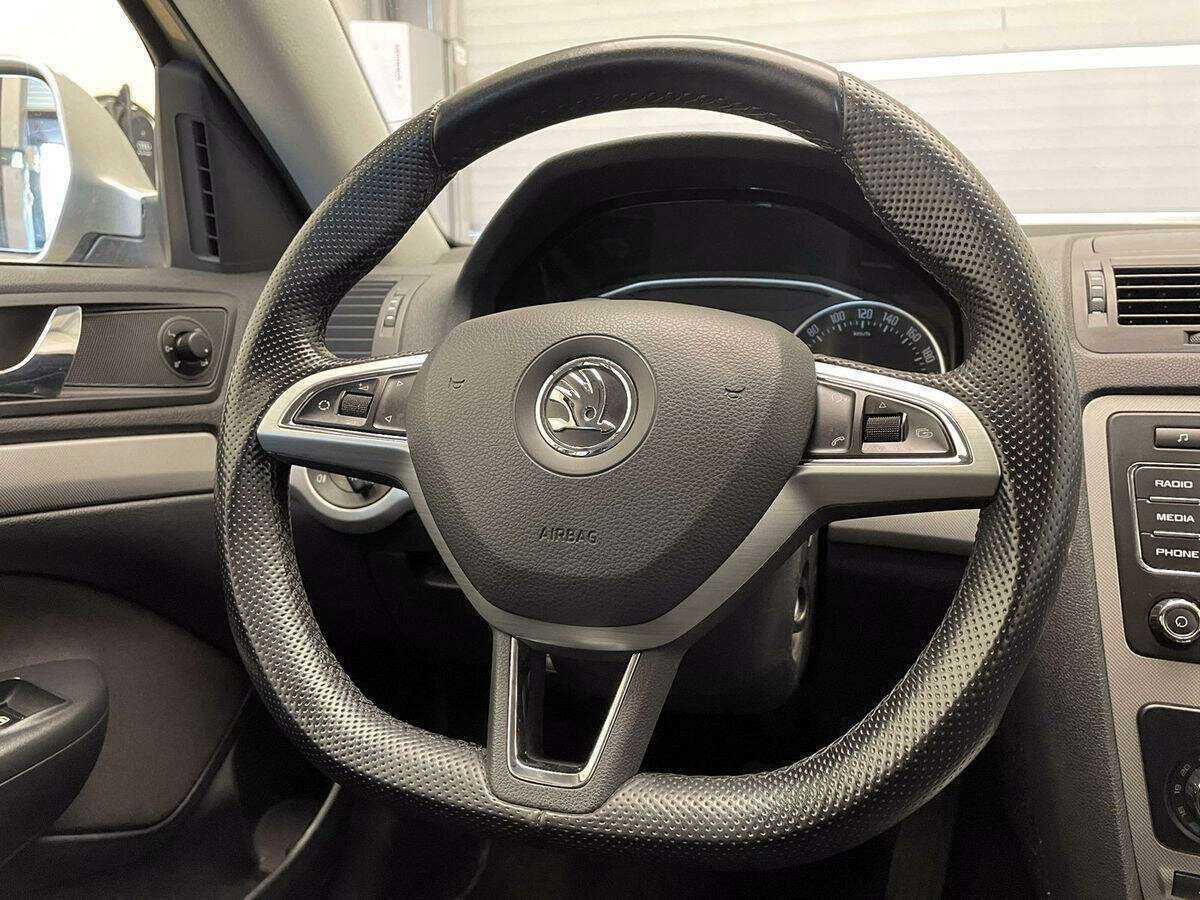 Skoda Octavia с пробегом — 2012 год. Фото: #13