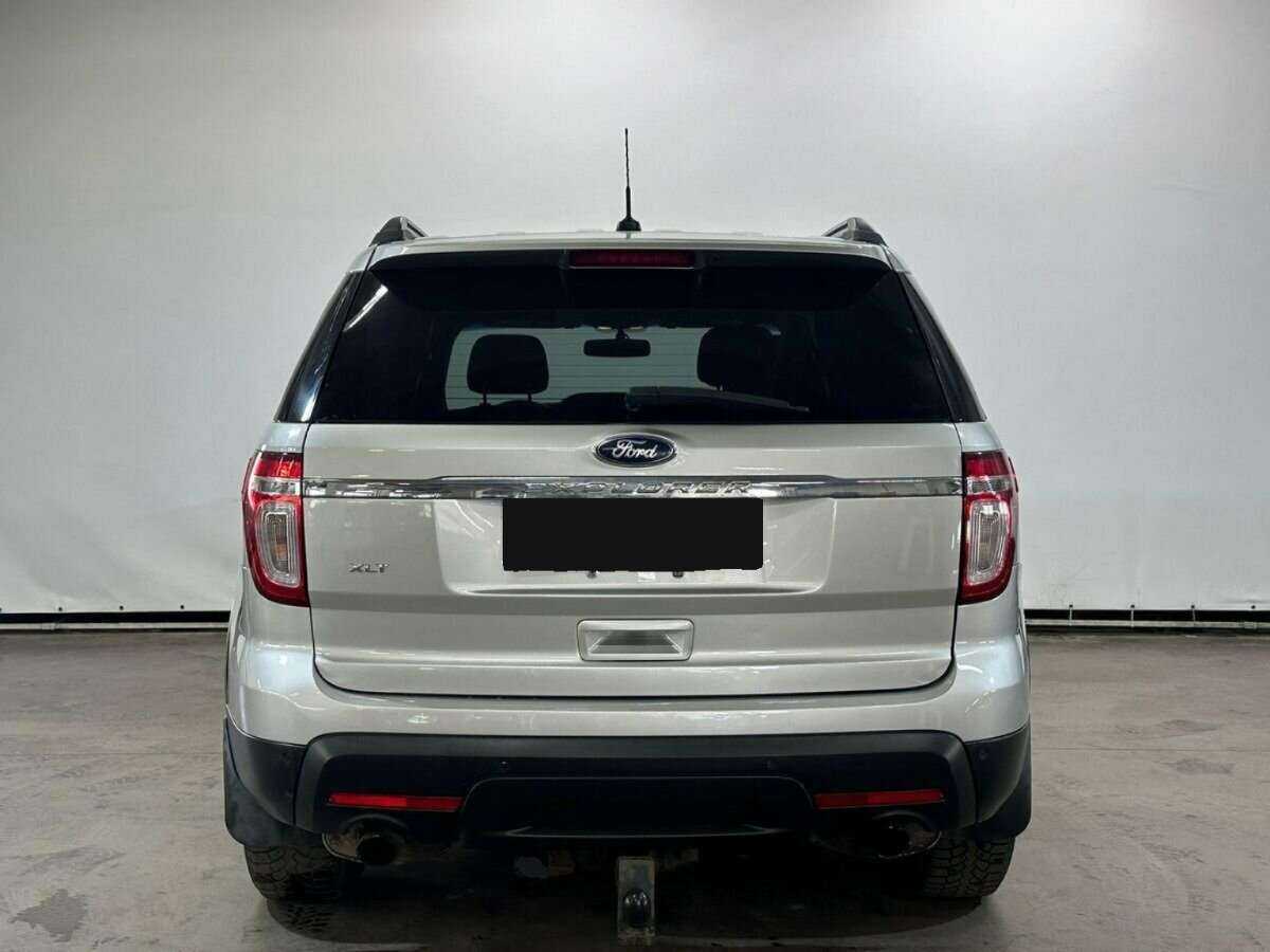 Ford Explorer с пробегом — 2013 год. Фото: #5