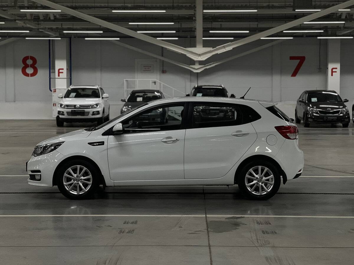 Kia Rio с пробегом — 2015 год. Фото: #7