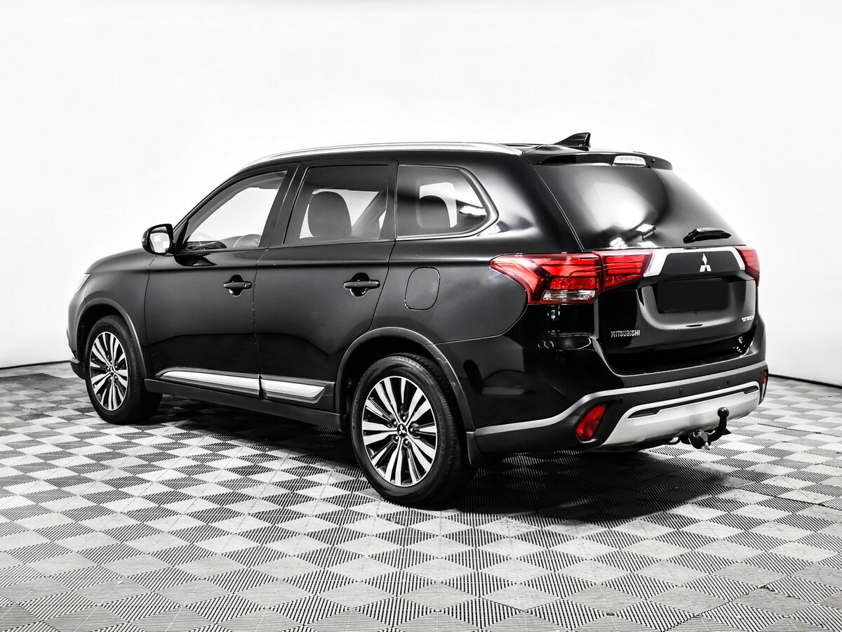 Mitsubishi Outlander с пробегом — 2018 год. Фото: #5