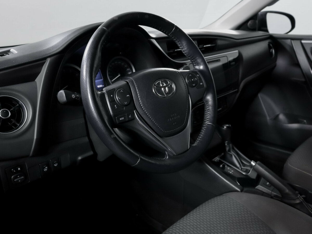 Toyota Corolla с пробегом — 2017 год. Фото: #10