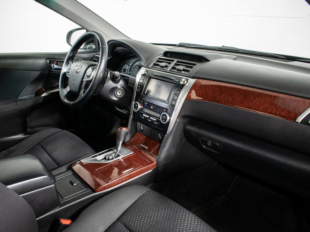 Toyota Camry с пробегом — 2013 год. Фото: #8