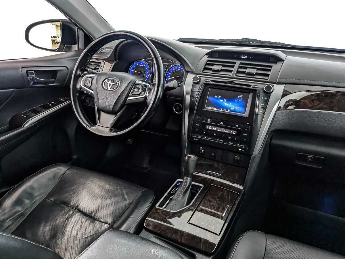 Toyota Camry с пробегом — 2016 год. Фото: #22