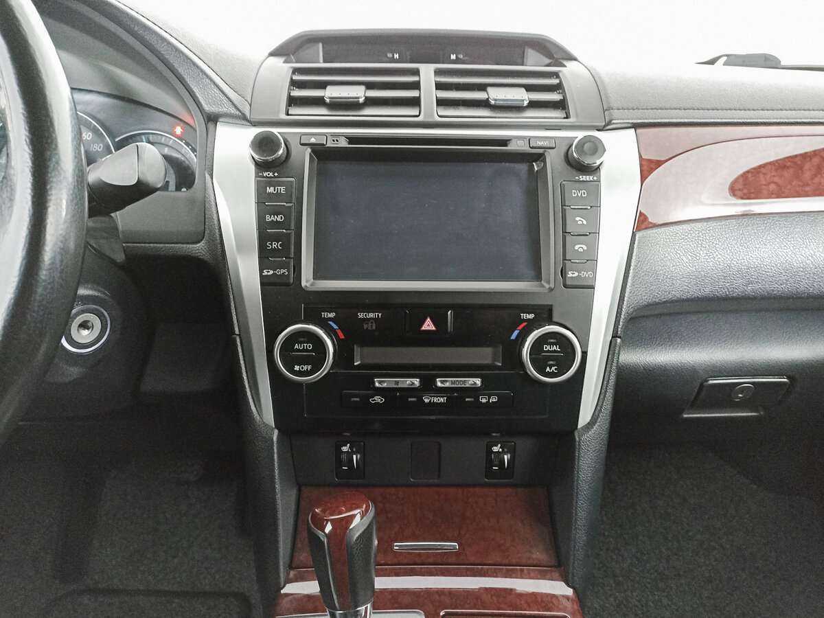 Toyota Camry с пробегом — 2014 год. Фото: #12