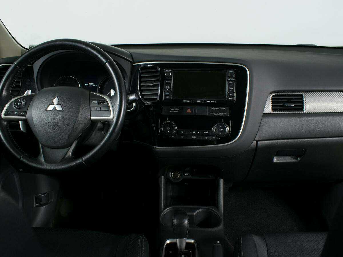 Mitsubishi Outlander с пробегом — 2013 год. Фото: #6