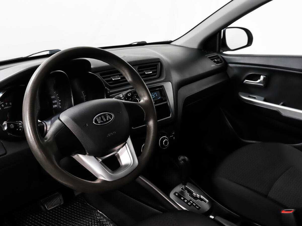 Kia Rio с пробегом — 2012 год. Фото: #8