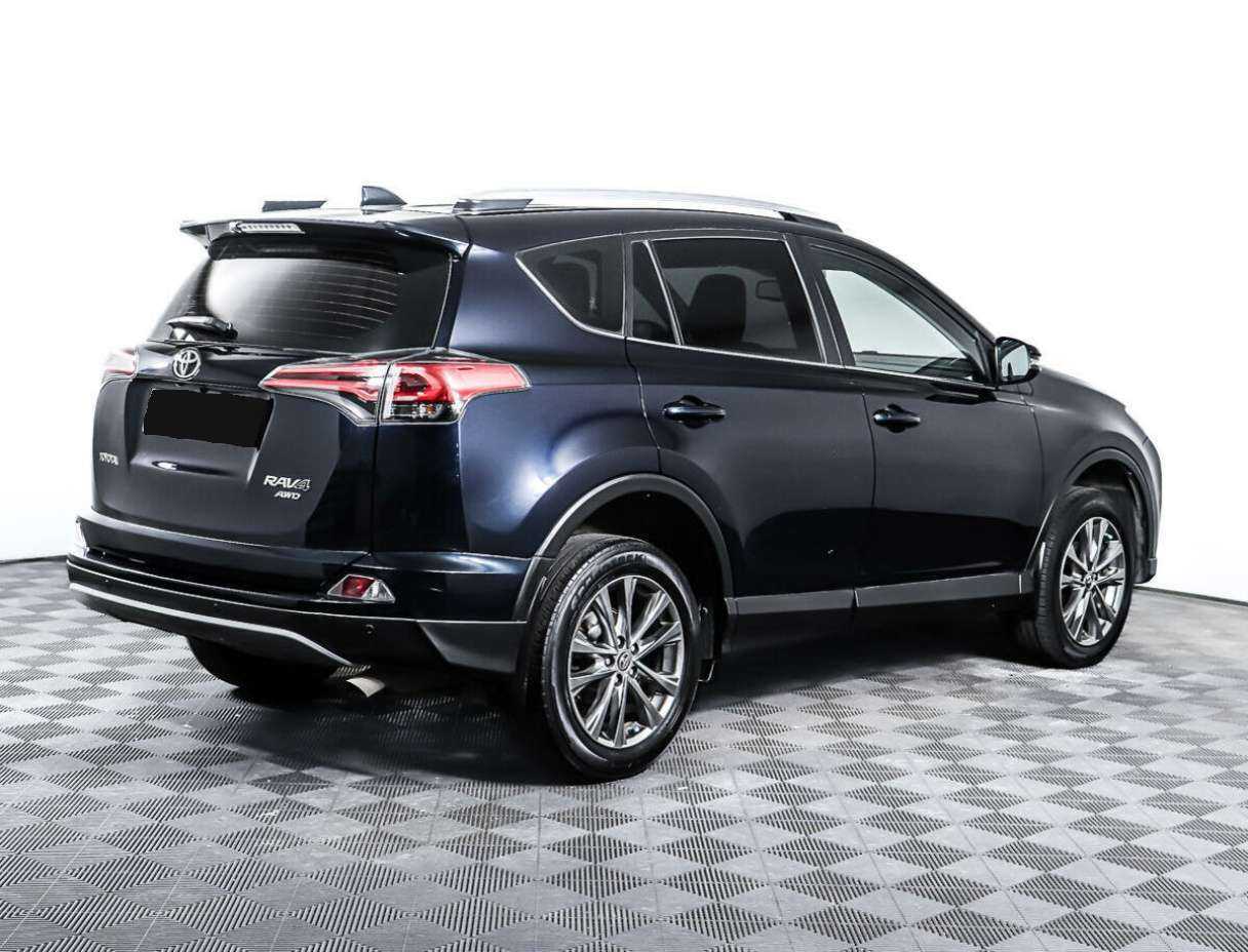 Toyota RAV4 с пробегом — 2018 год. Фото: #4