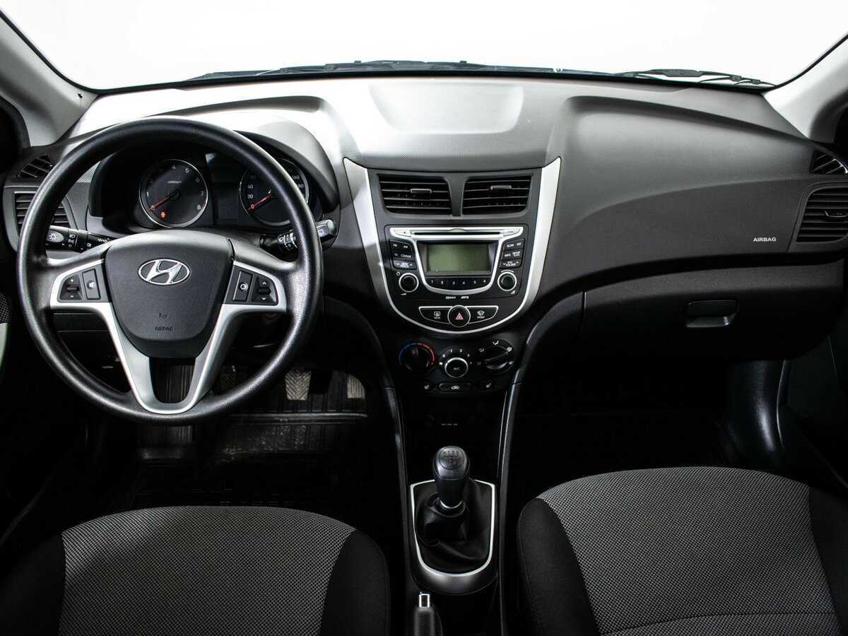 Hyundai Solaris с пробегом — 2013 год. Фото: #8