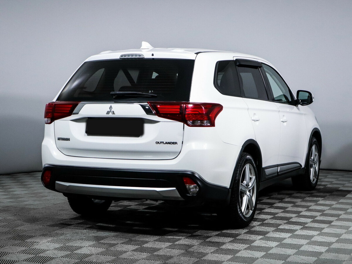 Mitsubishi Outlander с пробегом — 2018 год. Фото: #4