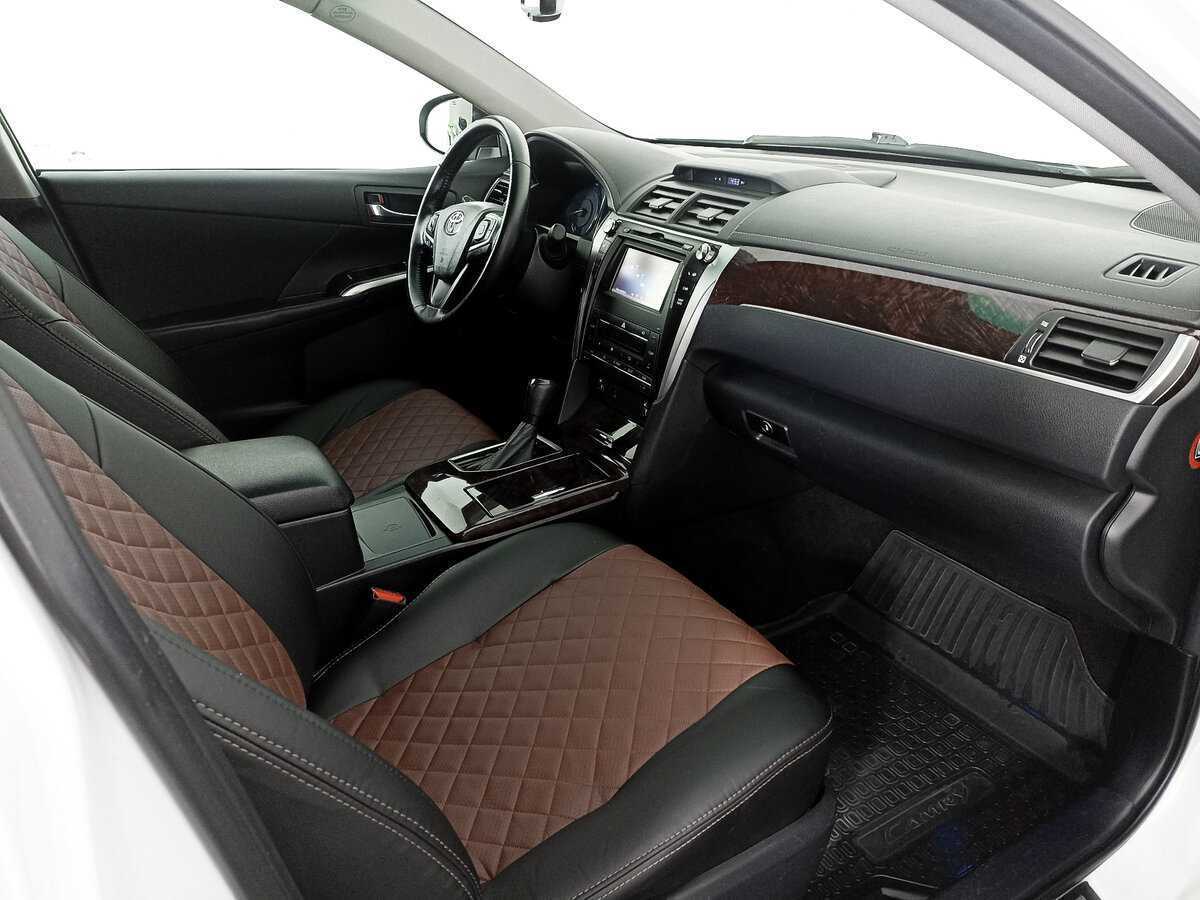 Toyota Camry с пробегом — 2017 год. Фото: #8