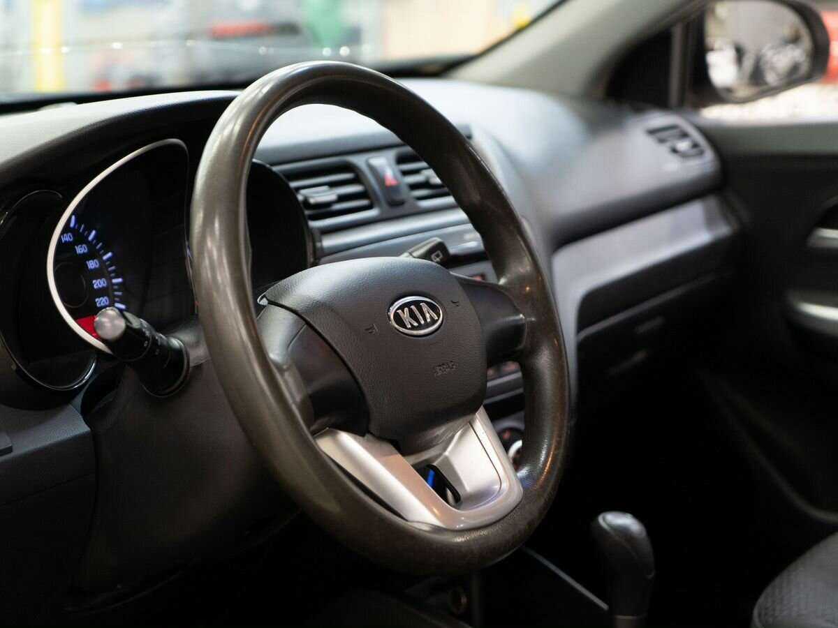 Kia Rio с пробегом — 2012 год. Фото: #3