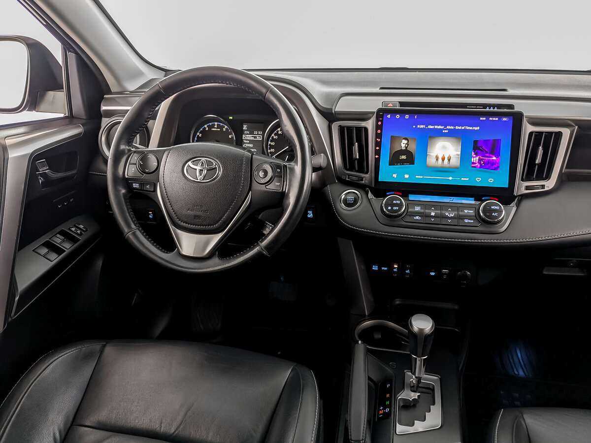 Toyota RAV4 с пробегом — 2017 год. Фото: #22