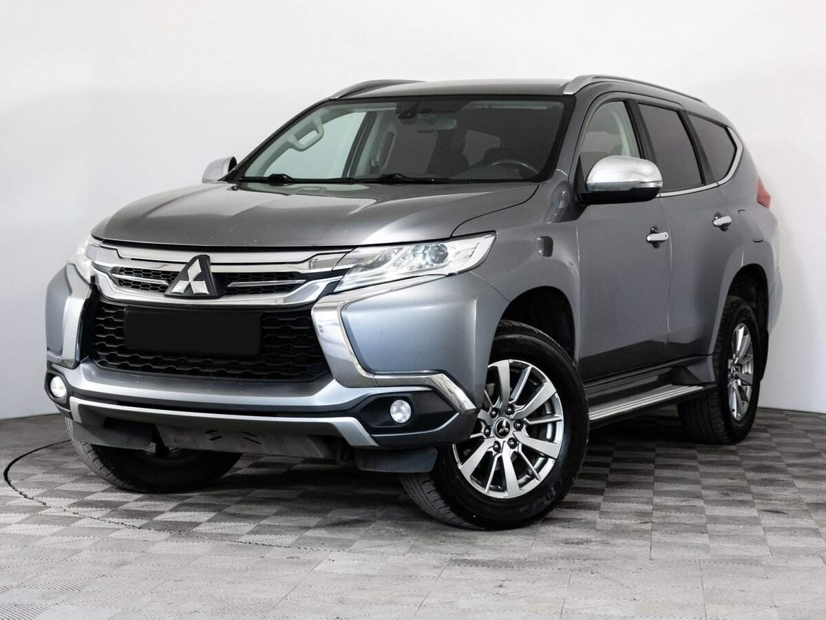 Mitsubishi Pajero Sport с пробегом — 2017 год. Фото: #0