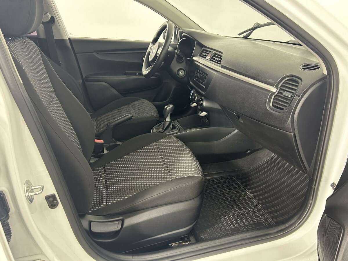 Kia Rio с пробегом — 2018 год. Фото: #13