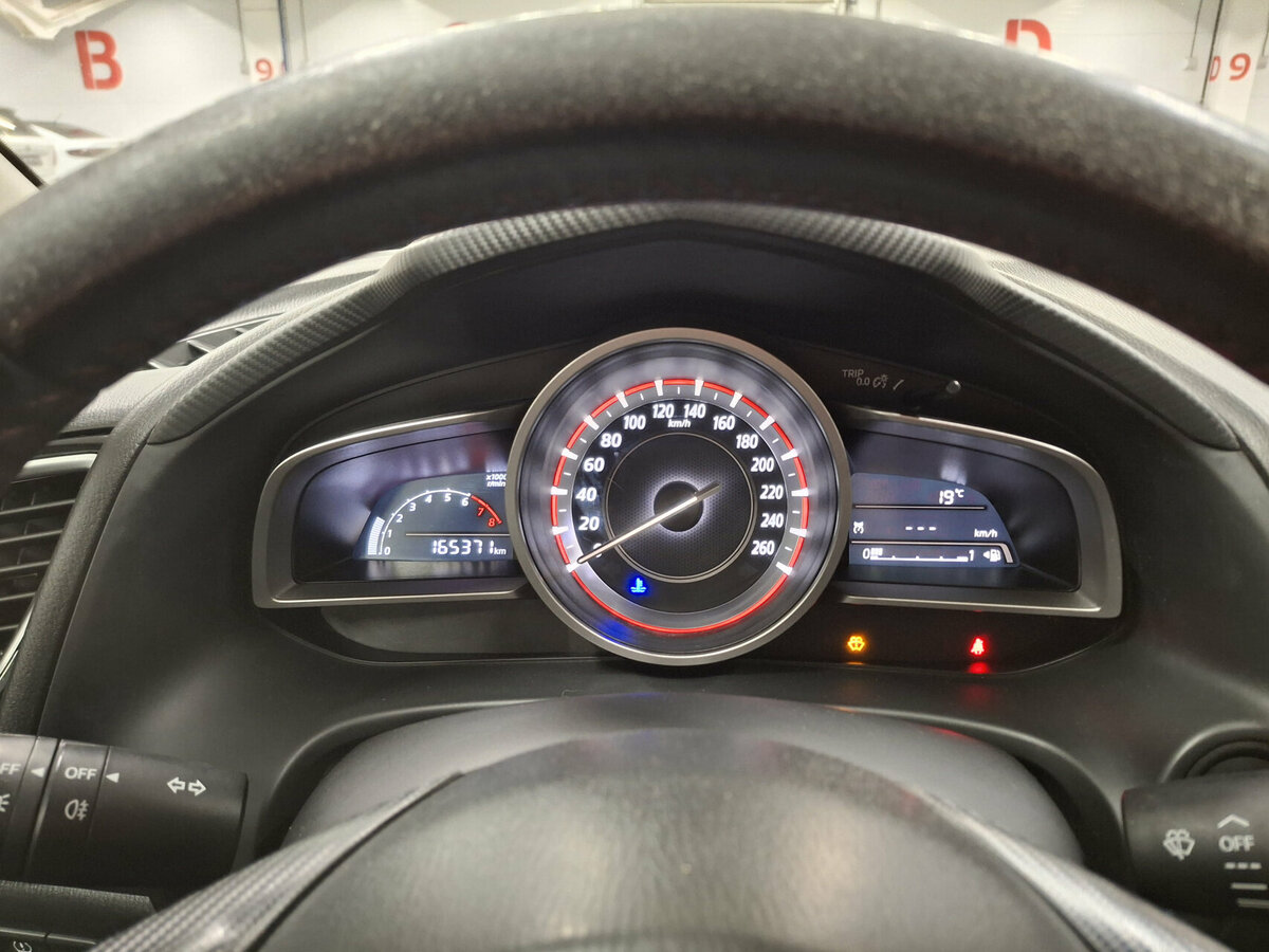 Mazda 3 с пробегом — 2014 год. Фото: #12