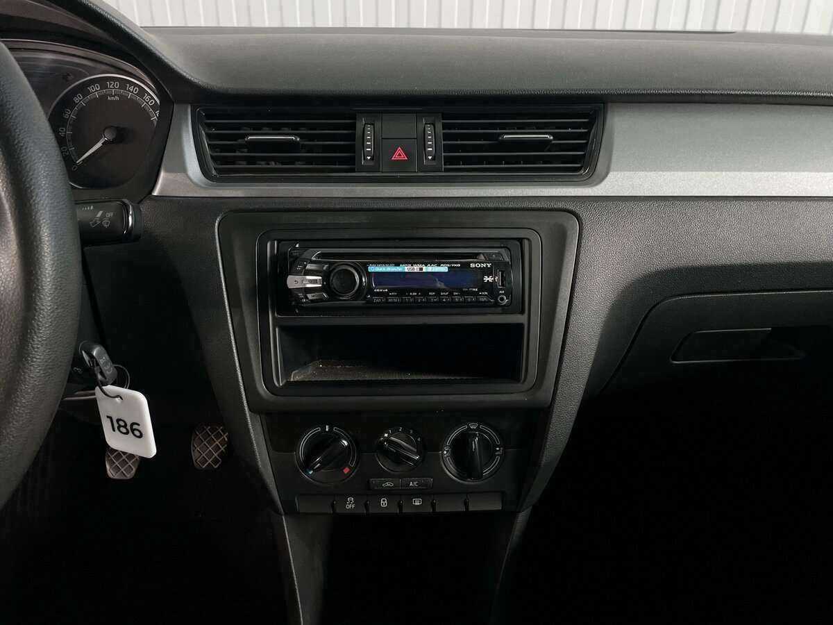 Skoda Rapid с пробегом — 2019 год. Фото: #10
