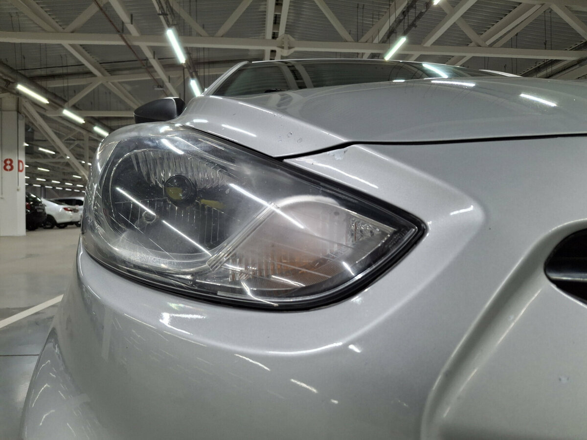 Hyundai Solaris с пробегом — 2014 год. Фото: #15