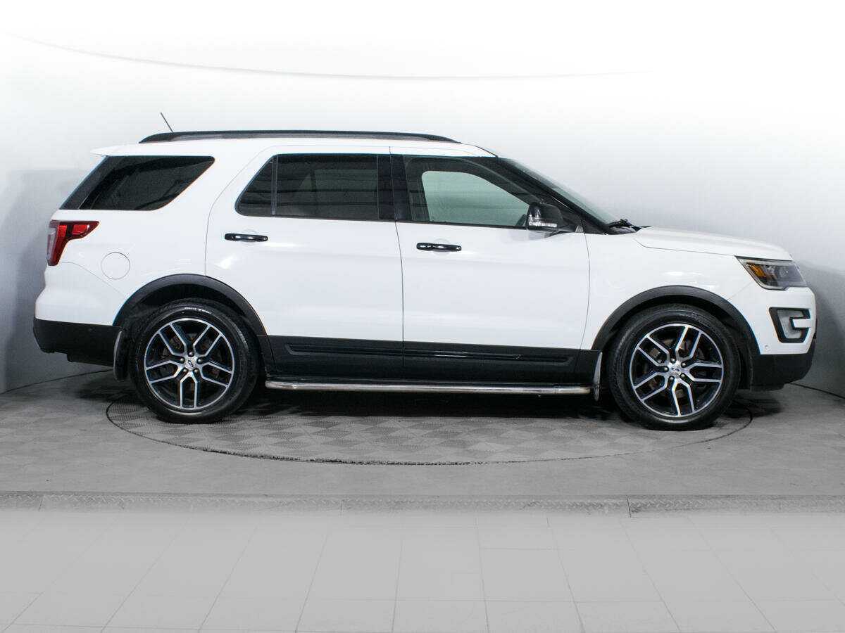 Ford Explorer с пробегом — 2016 год. Фото: #3