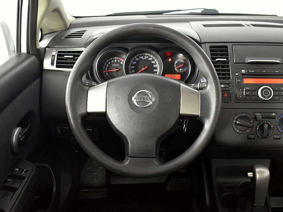 Nissan Tiida с пробегом — 2013 год. Фото: #10