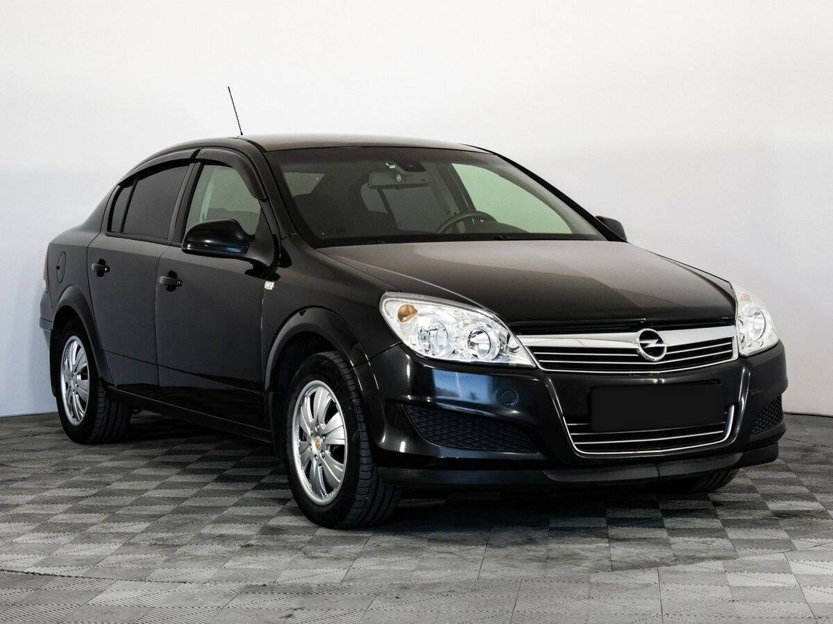 Opel Astra с пробегом — 2014 год. Фото: #2