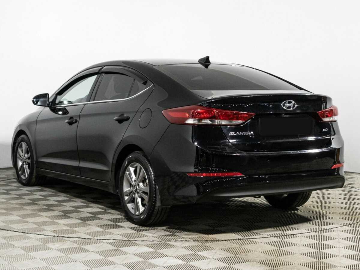 Hyundai Elantra с пробегом — 2017 год. Фото: #6