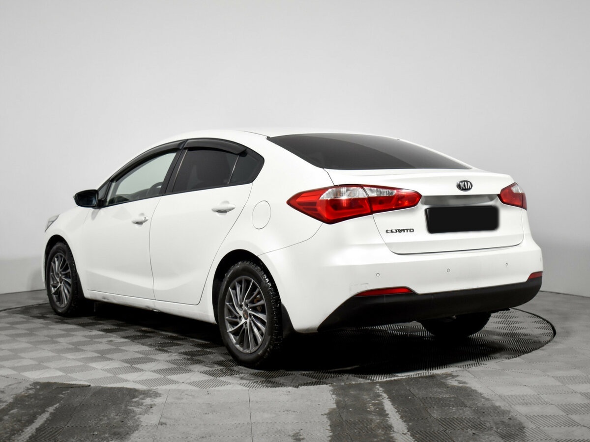 Kia Cerato с пробегом — 2015 год. Фото: #5