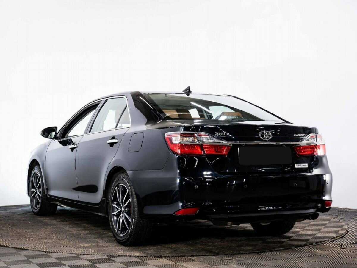Toyota Camry с пробегом — 2017 год. Фото: #3