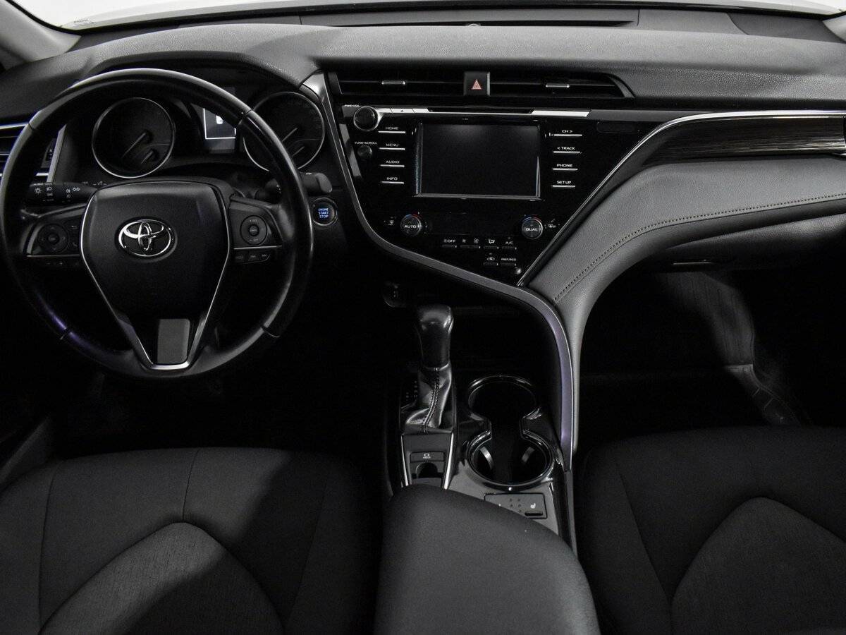 Toyota Camry с пробегом — 2019 год. Фото: #12