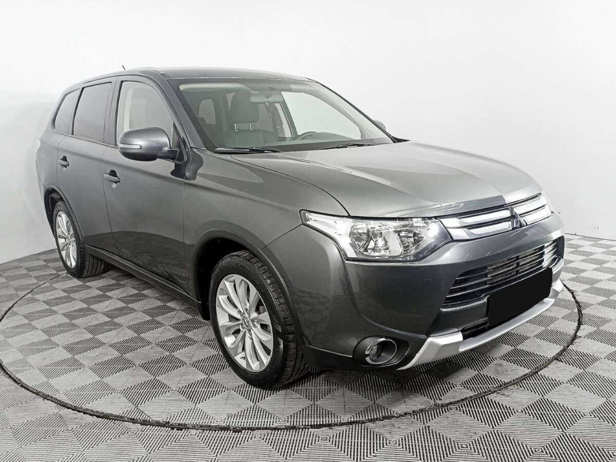 Mitsubishi Outlander с пробегом — 2014 год. Фото: #2
