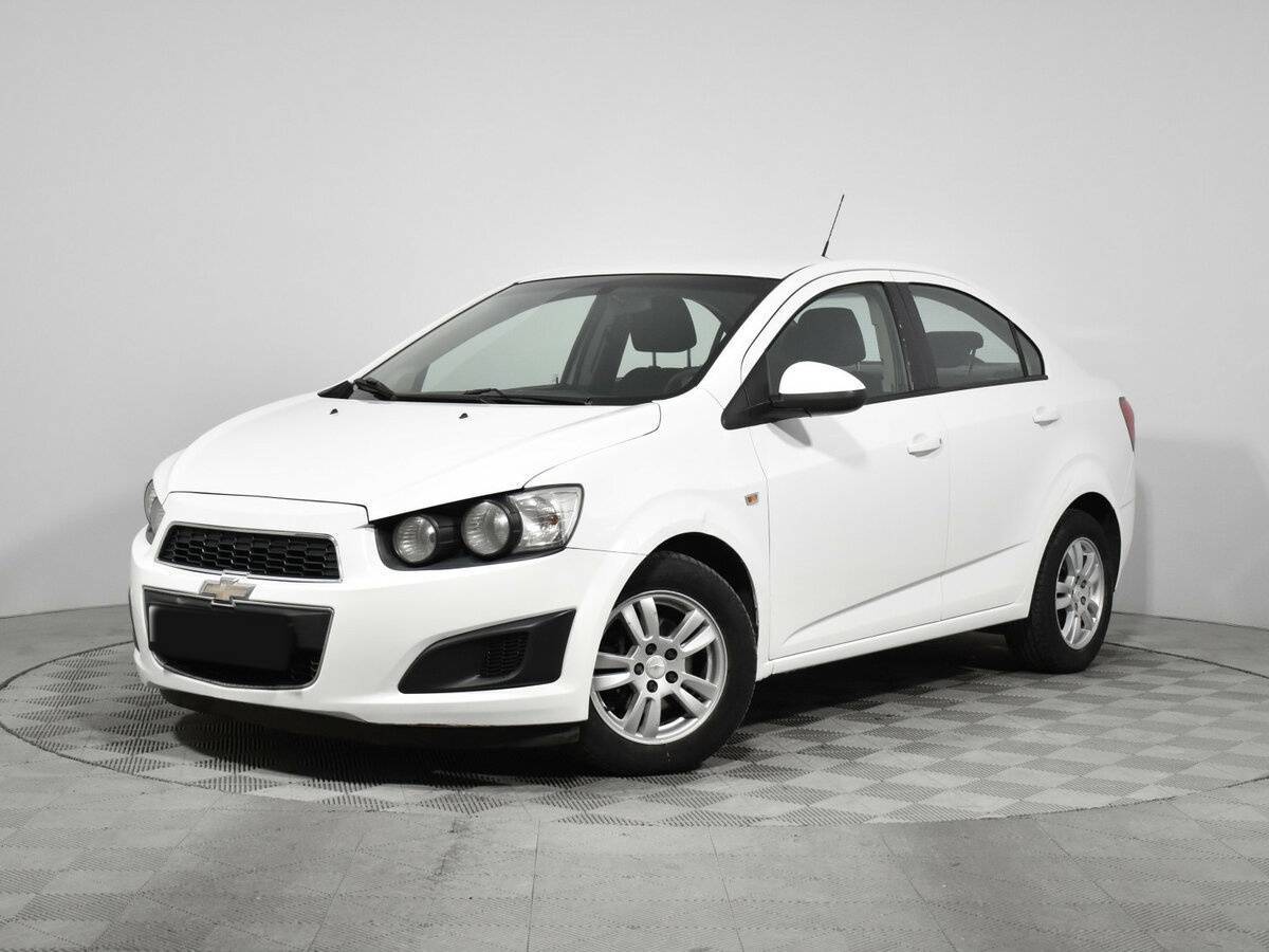 Chevrolet Aveo с пробегом — 2013 год. Фото: #0